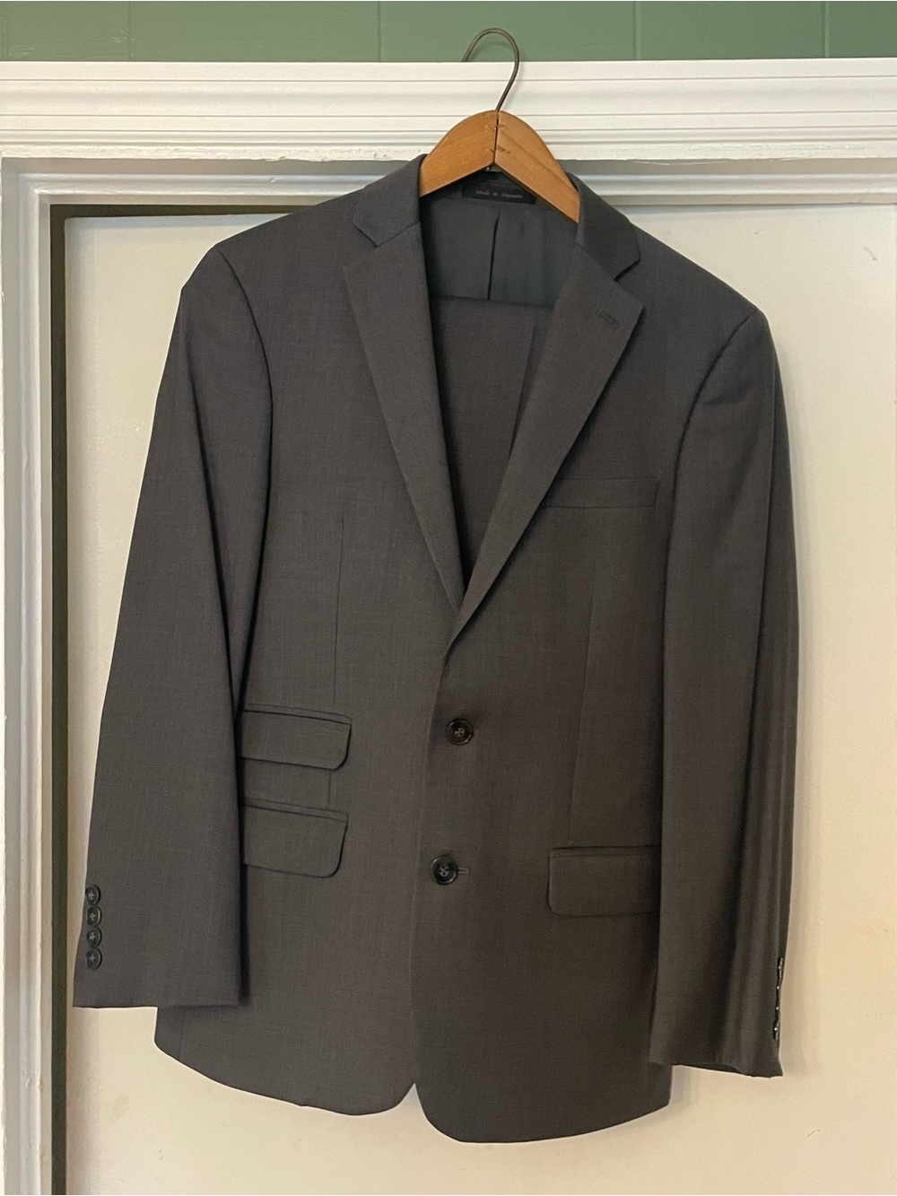 Men's Calvin Klein 100% Wool Gray Suit with Pants 38R 30WX28.5L)